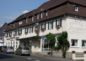 Гостиница Unser kleines Hotel Café Göbel  Лаубах